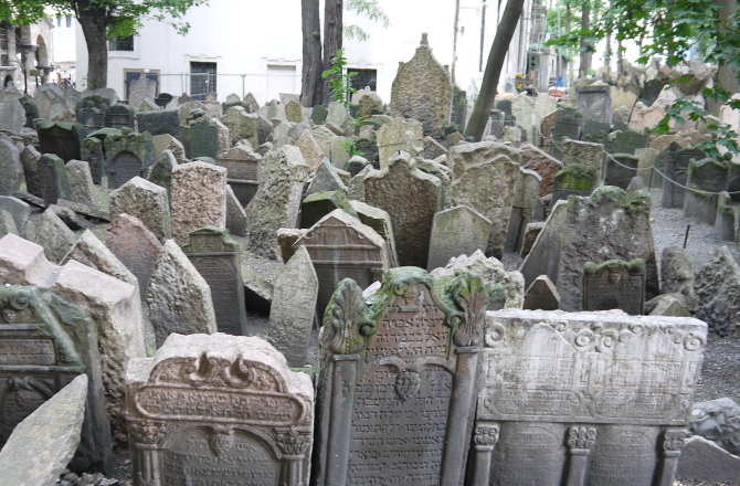 Imperdibili a Praga: il cimitero ed il quartiere ebraico.