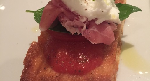 La pinsa romana di Bottega Tusarova: la mozzarella e il prosciutto sono buonissimi!